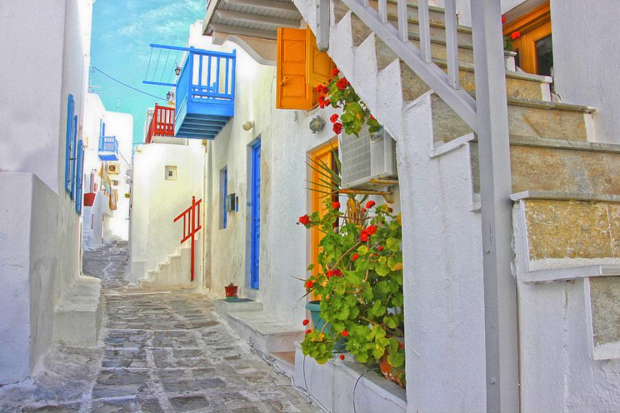VISIT MYKONOS TOWN AND THE BEACHES