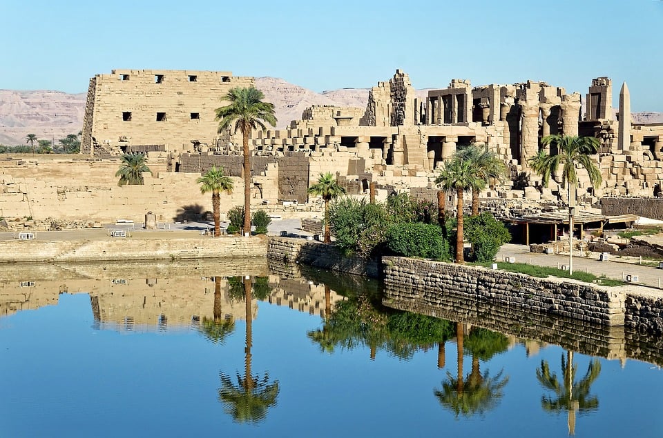 ESNA AND ARRIVAL IN LUXOR