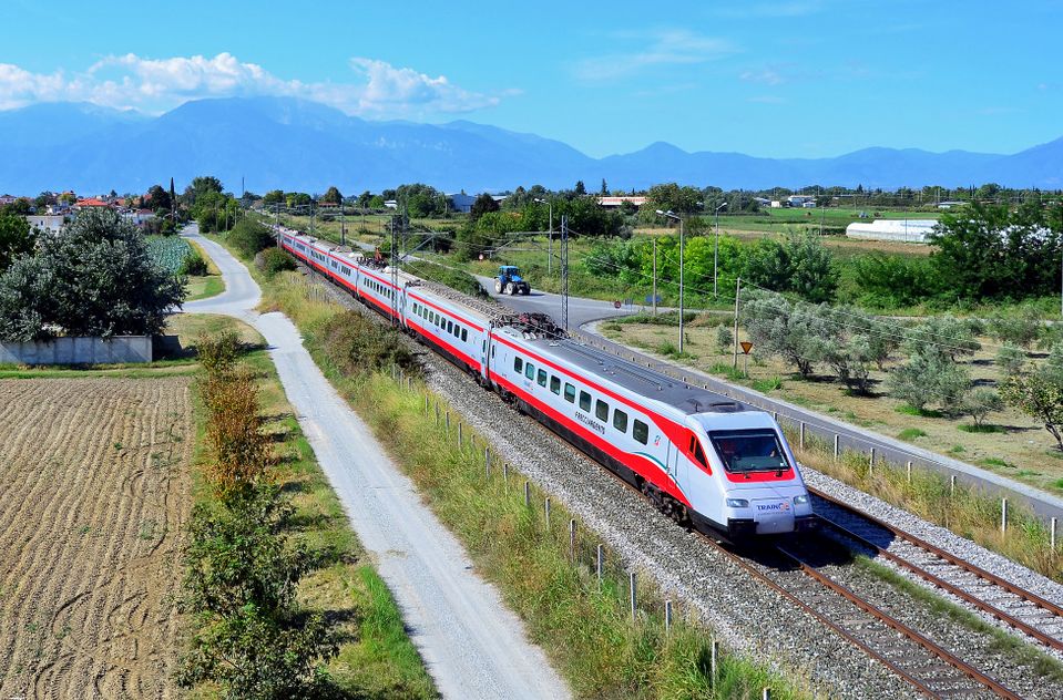 DE ATENAS A TESALÓNICA EN TREN