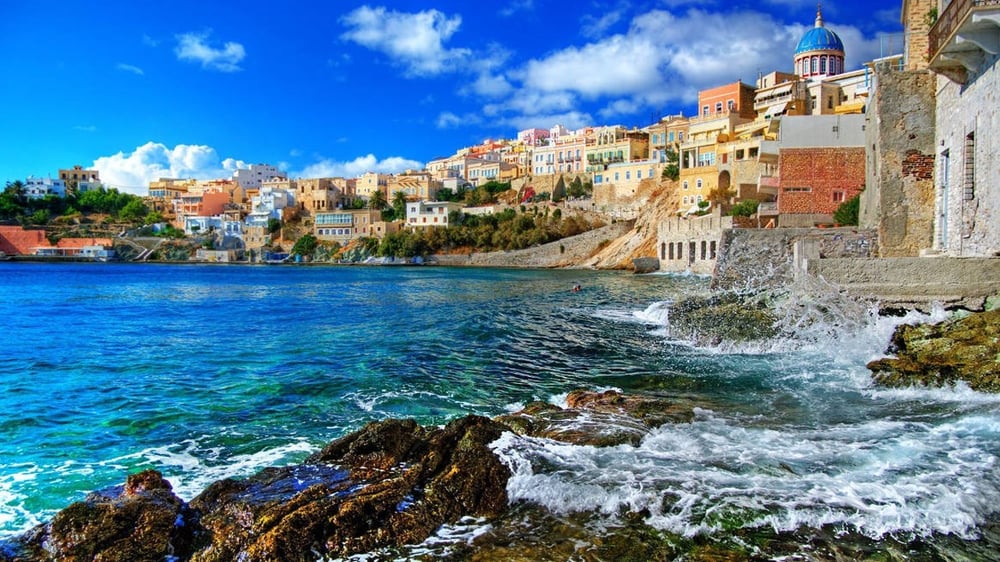 DE ATENAS A SYROS, NAVEGANDO EL EGEO COMO ULISES
