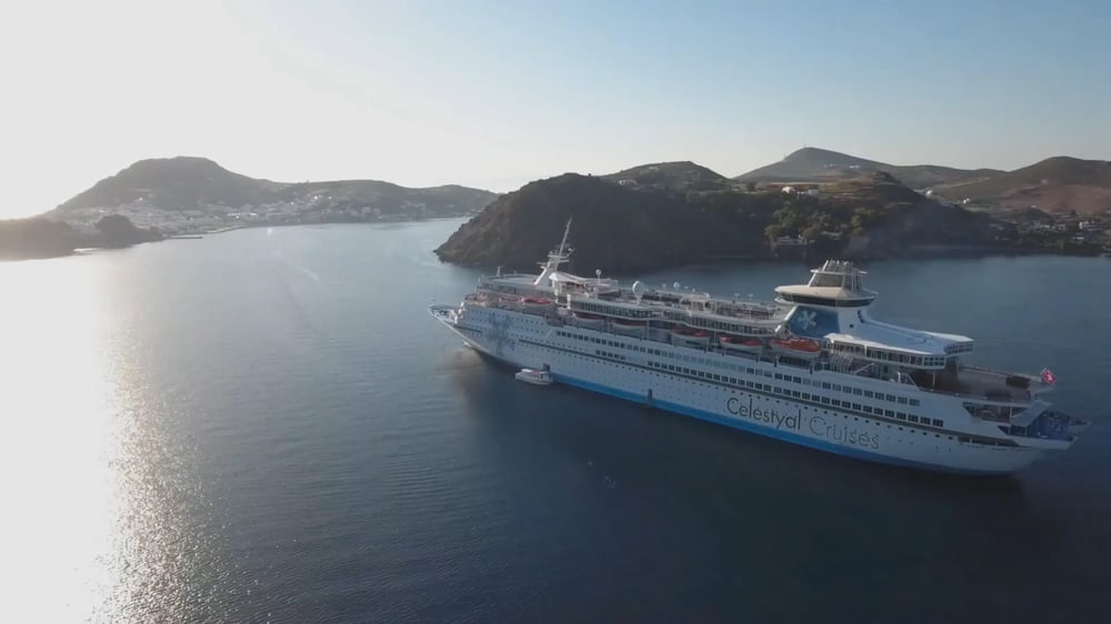 CRUZEIRO SAINDO DE MYKONOS - A AVENTURA CONTINUA