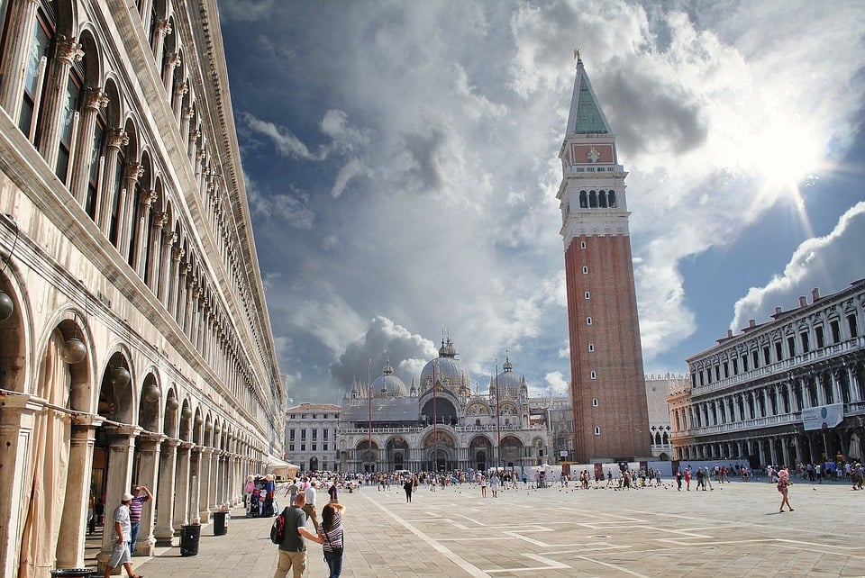 VENEZA ESSENCIAL