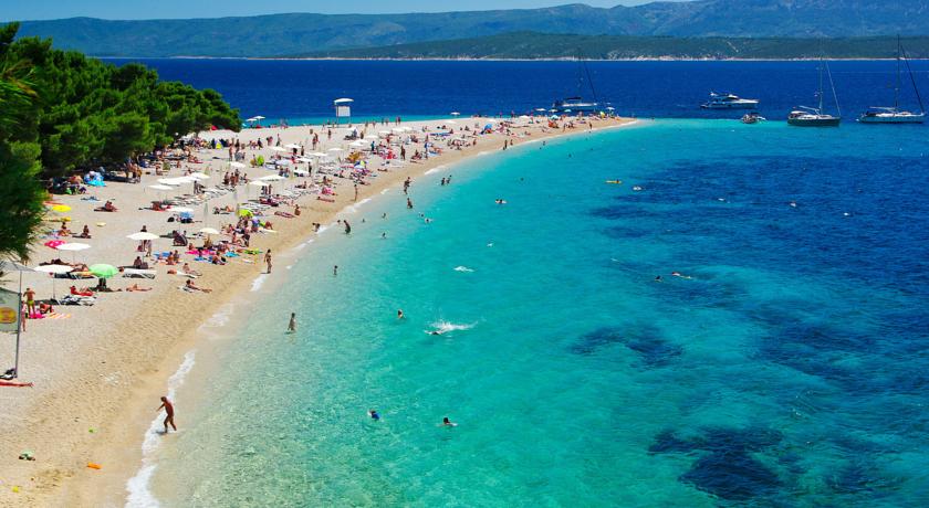DE HVAR A  BOL