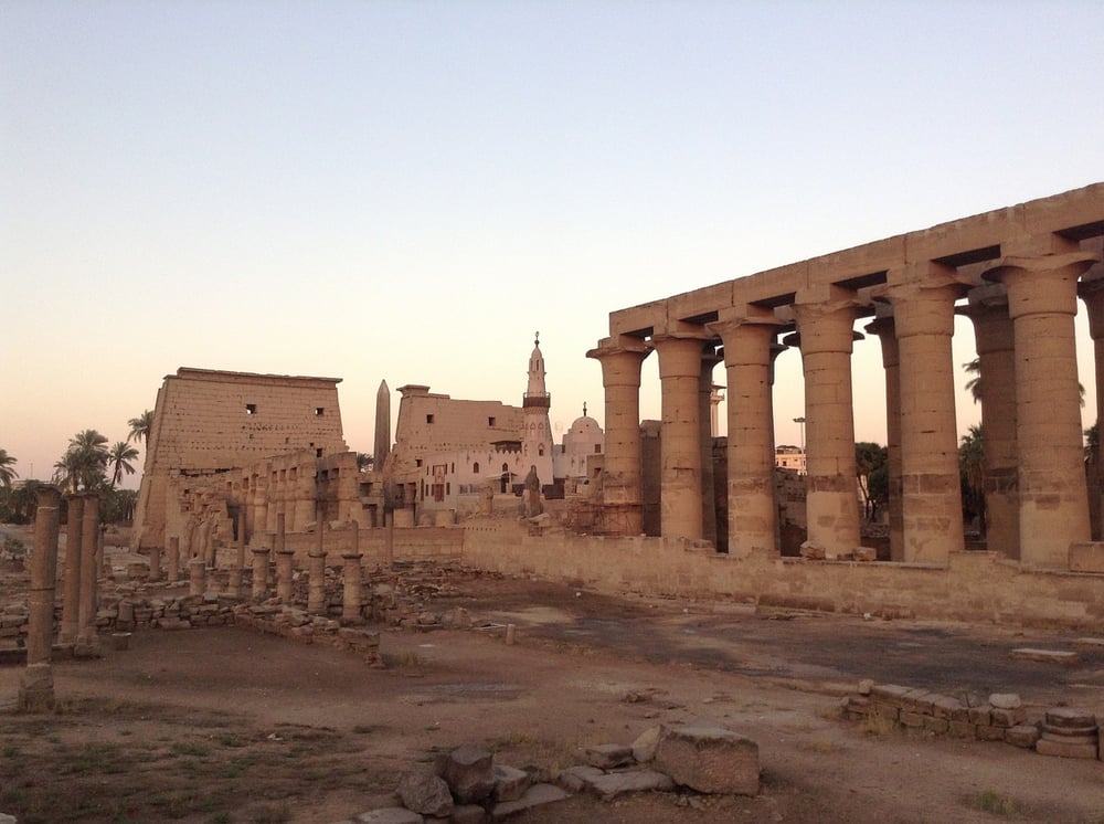 DE BARCELONA A LUXOR