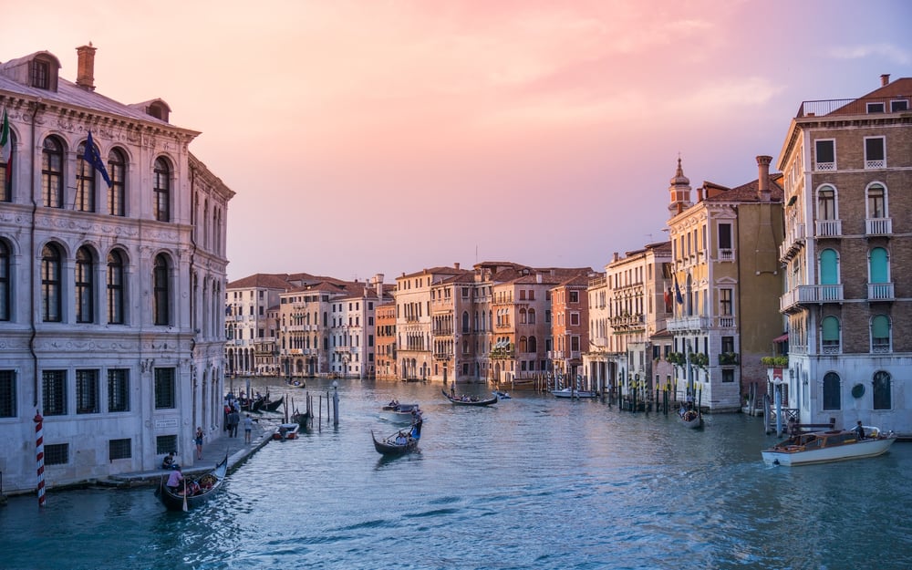 DE MILÃO PARA VENEZA
