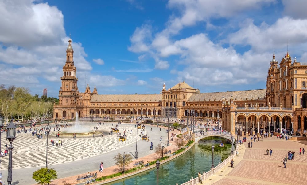 UN DÍA EN SEVILLA