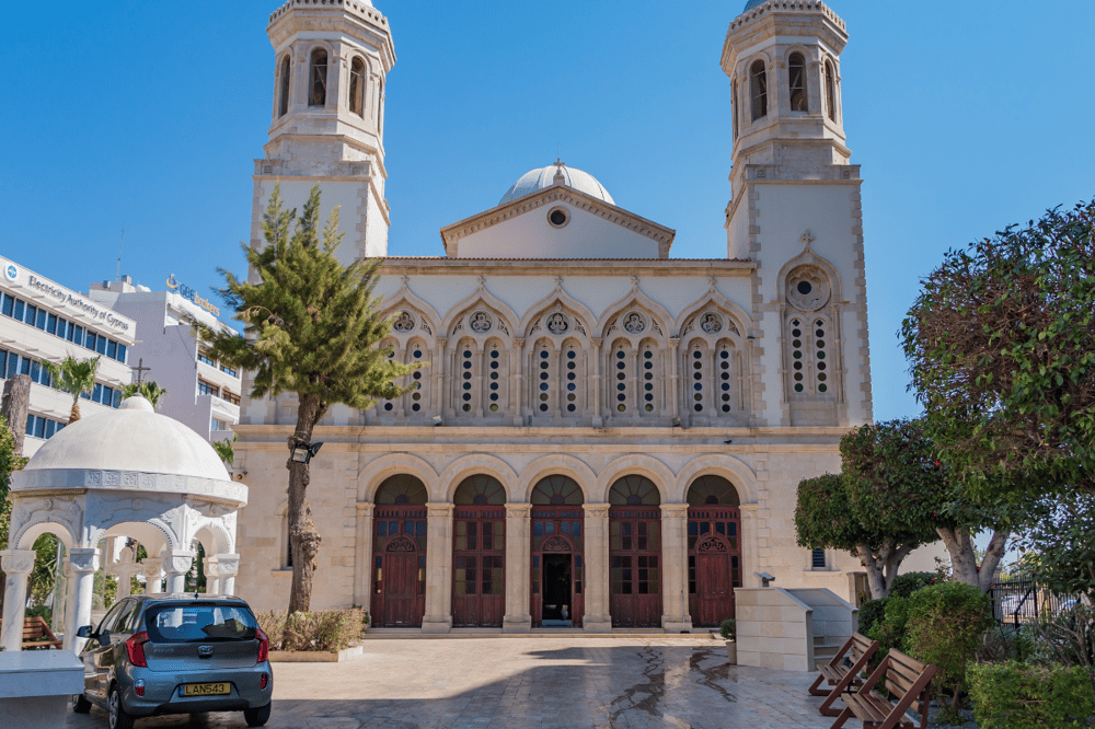 DE LARNACA A LA BELLA LIMASOL