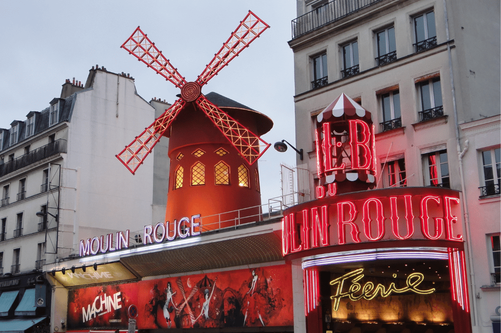 MOULIN ROUGE