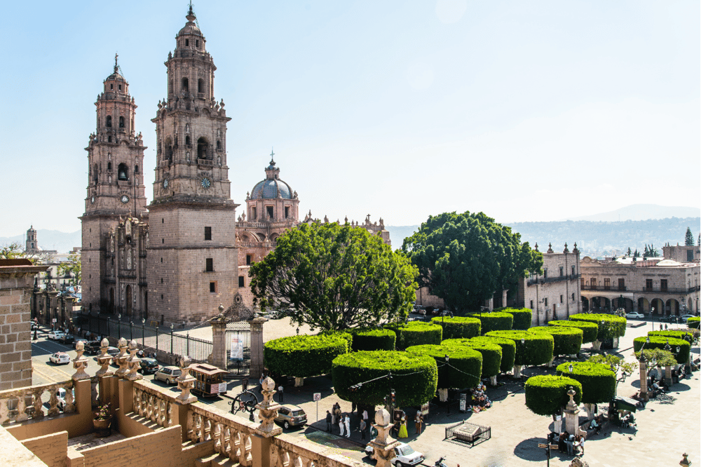 EL ESPLENDOR COLONIAL DE MORELIA Y REGRESO A CIUDAD DE MÉXICO