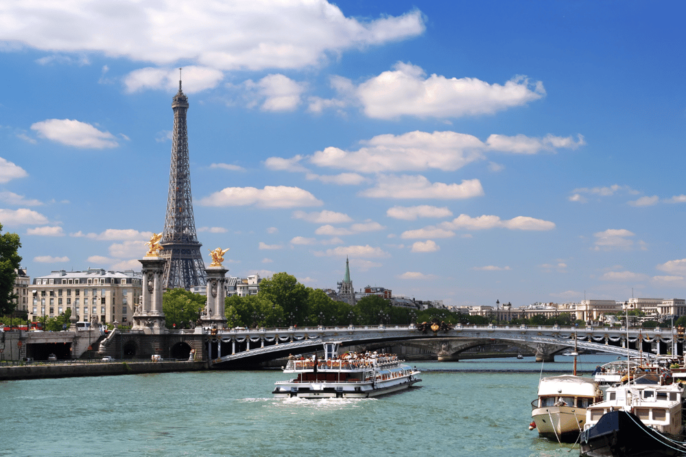 ROMANTIC DAY IN PARIS