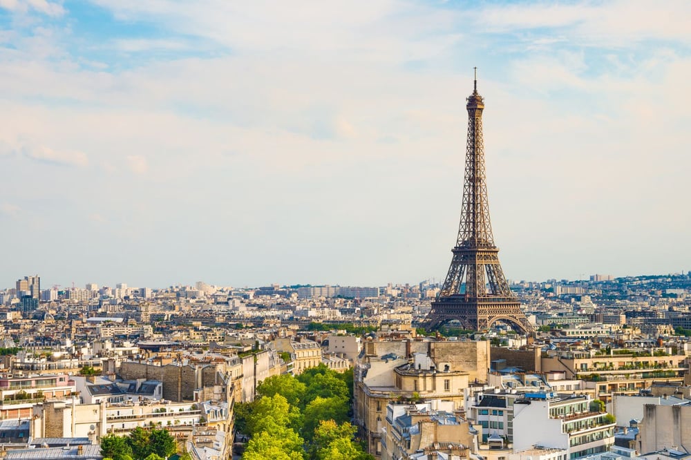 THE SEINE, HEART OF PARIS