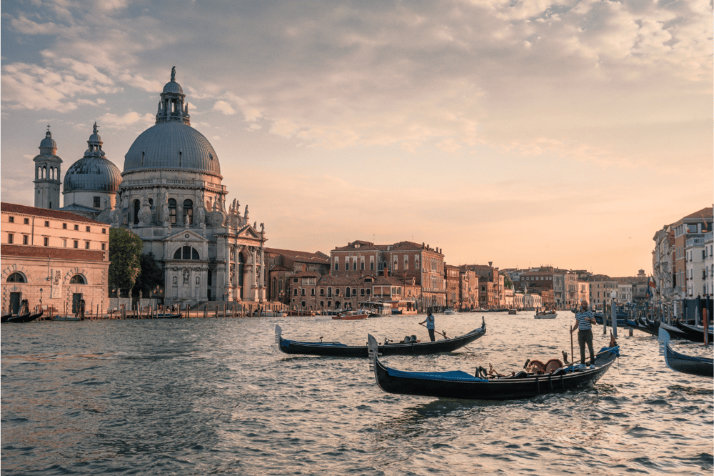 VENECIA Y LA MAGIA DE SUS CANALES