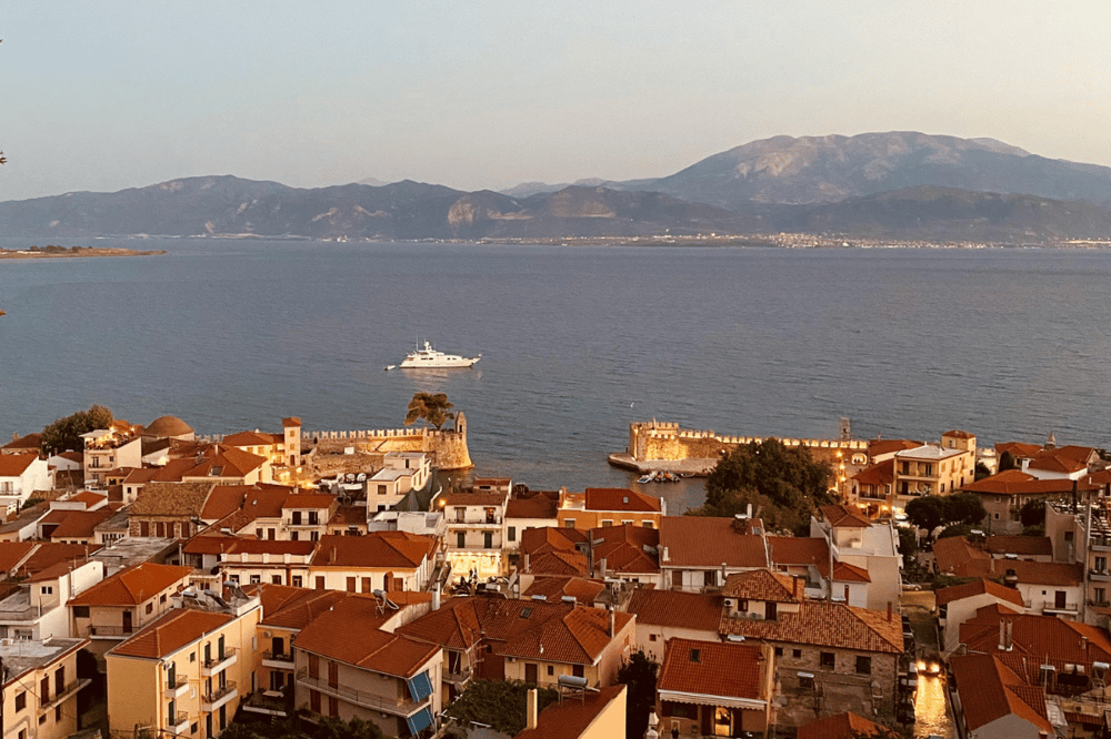 PATRAS - NAFPAKTOS - MICENAS - CORINTO - ATENAS