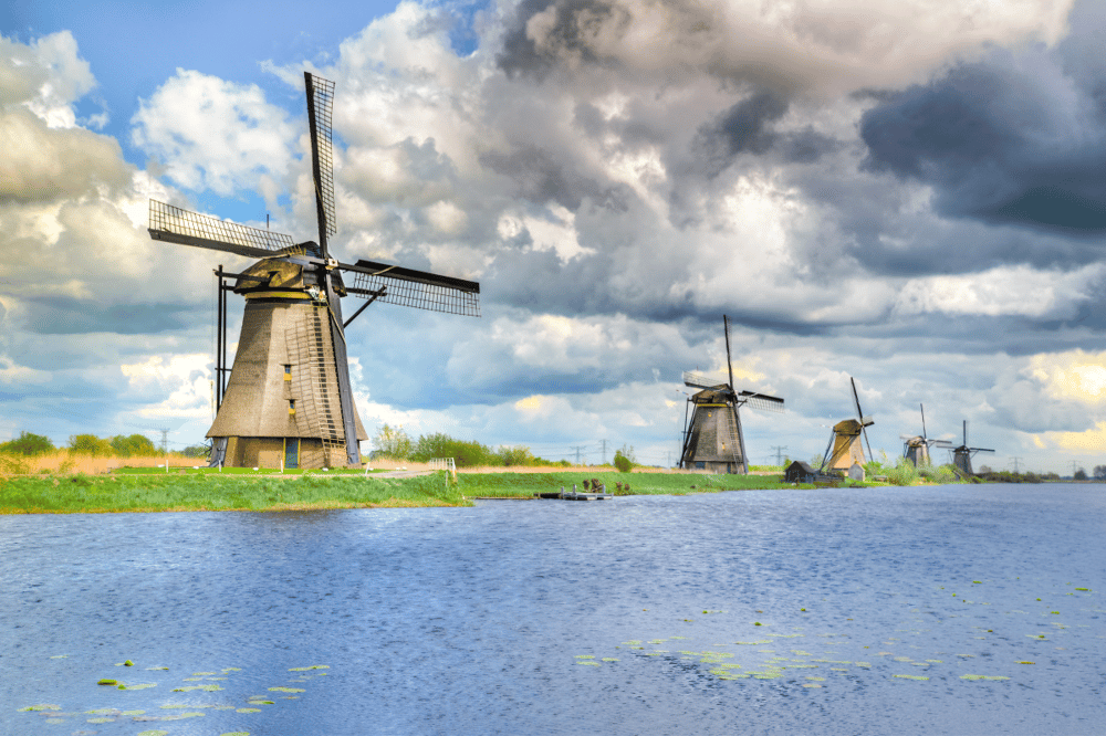 AMSTERDAM - KINDERDIIJK - BRUSELAS