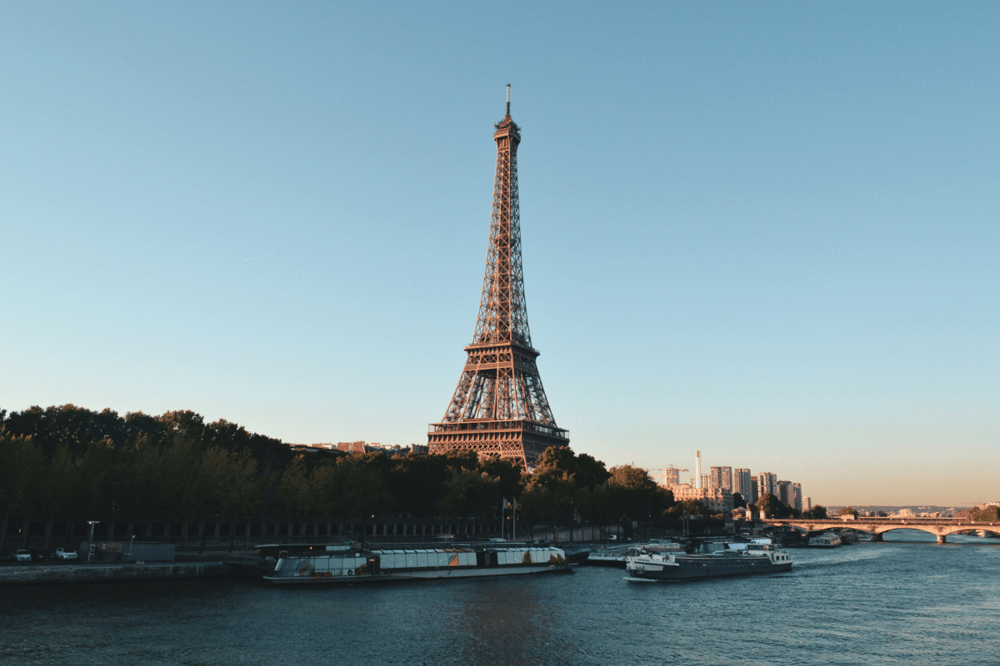 EIFFEL TOWER AND A CRUISE ALONG THE SEINE