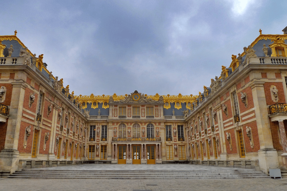 PARIS: DESCUBRIENTO EL ENCANTO DE LA CIUDAD LUZ