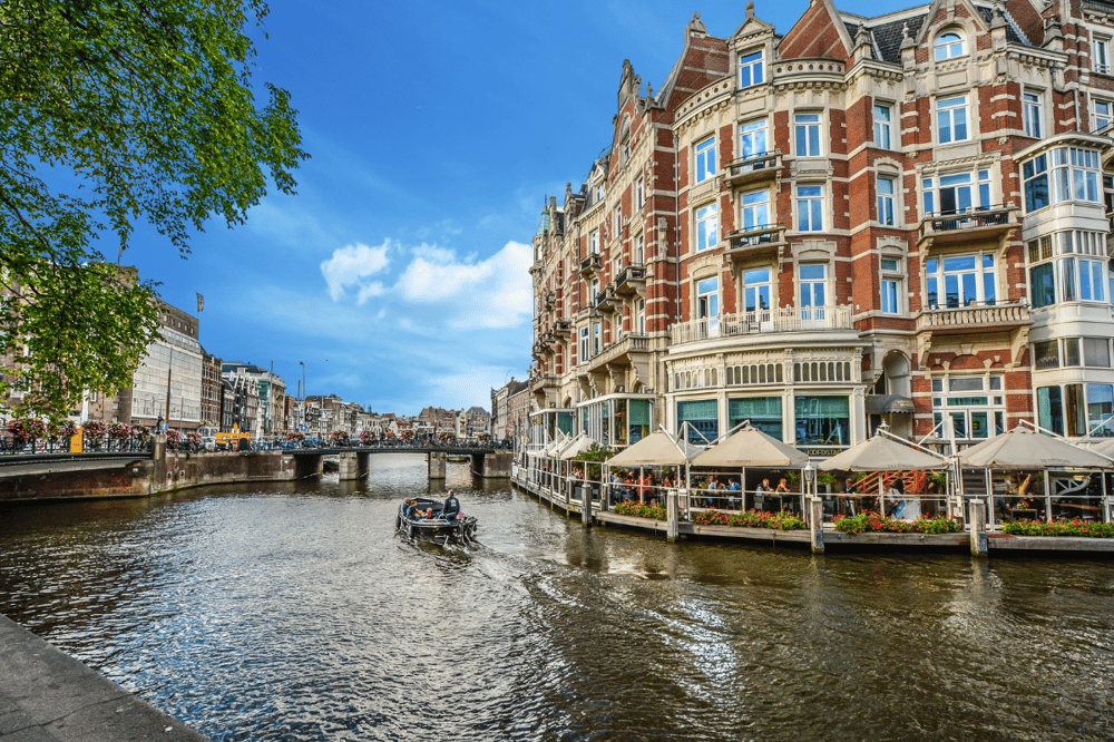 VISITA PANORÁMICA DE AMSTERDAM Y LLEGADA A ALEMANIA