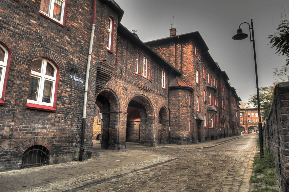 FROM SPIRITUAL LANDSCAPES TO HISTORICAL MEMORY