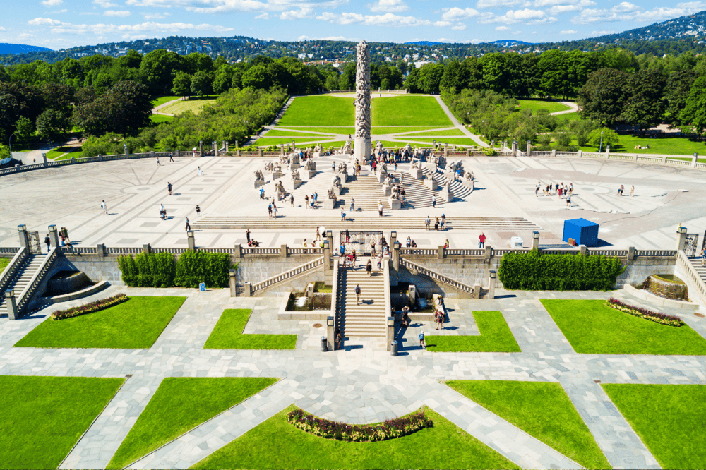 FREE DAY IN OSLO: VIGELAND PARK - MUNCH MUSEUM - HOLMENKOLLEN