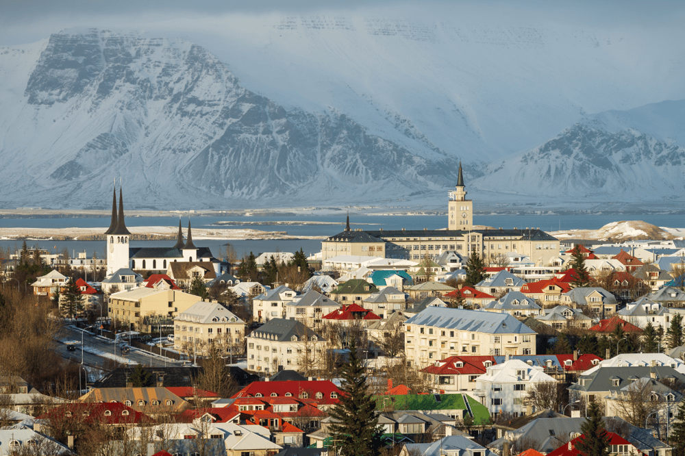ARRIVAL DAY - FIRST HEARTBEATS OF ICELAND