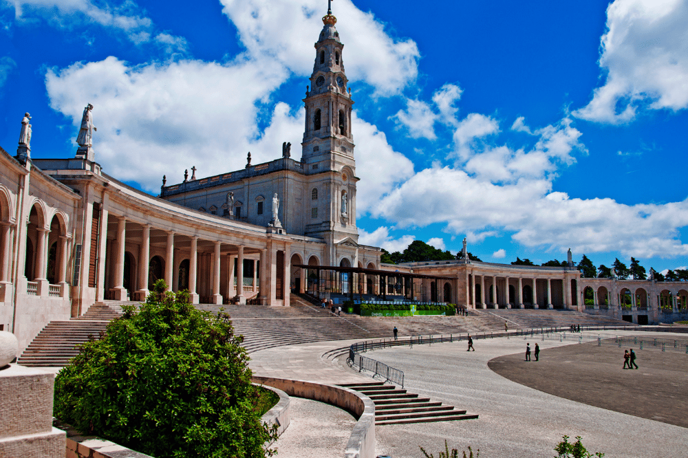 FATIMA, BATALHA, NAZARE AND OBIDOS FROM LISBON