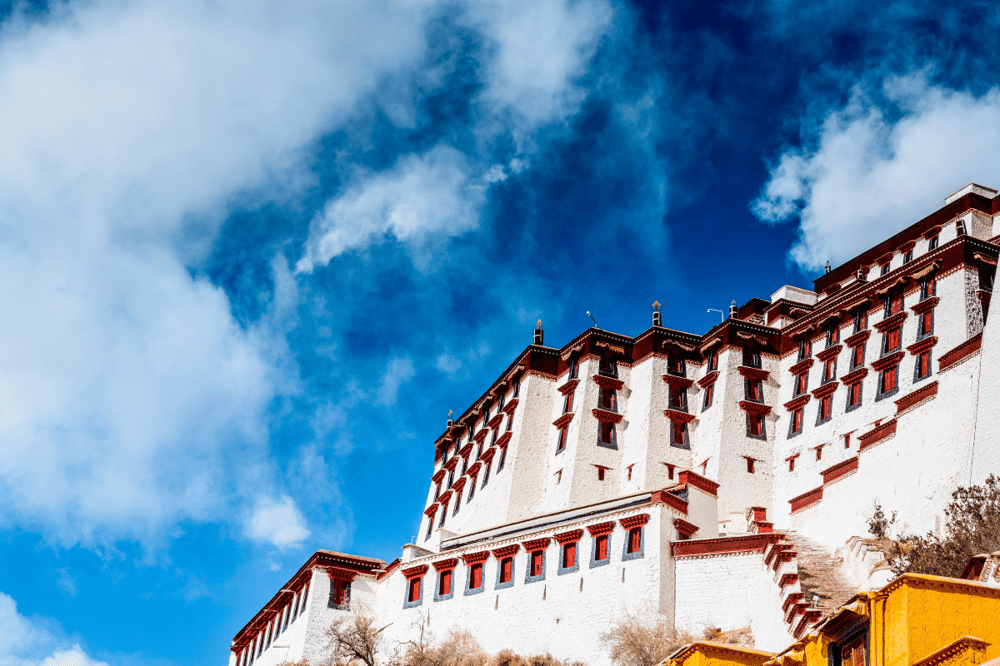 FROM CHENGDU TO LHASA: WELCOME TO TIBET