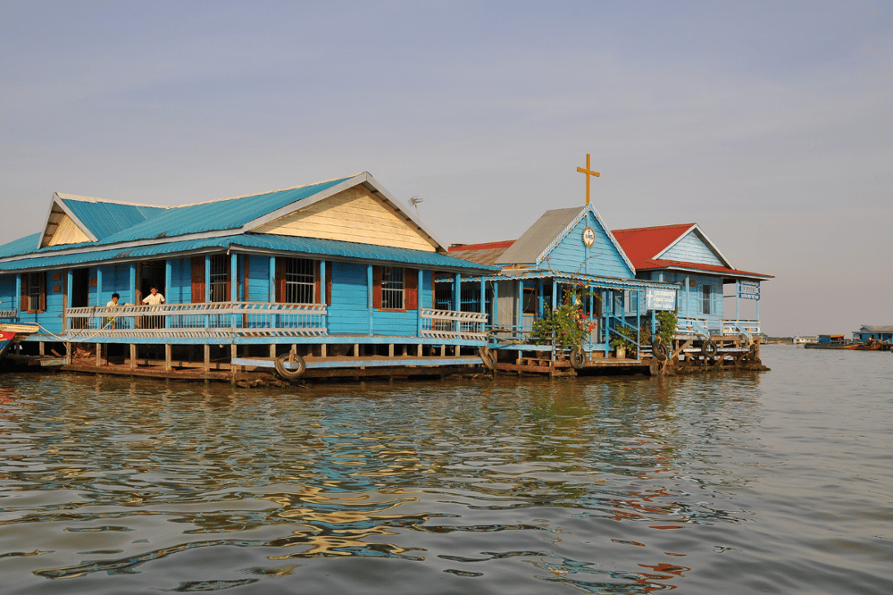 SIEM REAP: FLOATING VILLAGE AND SILK ARTISANS