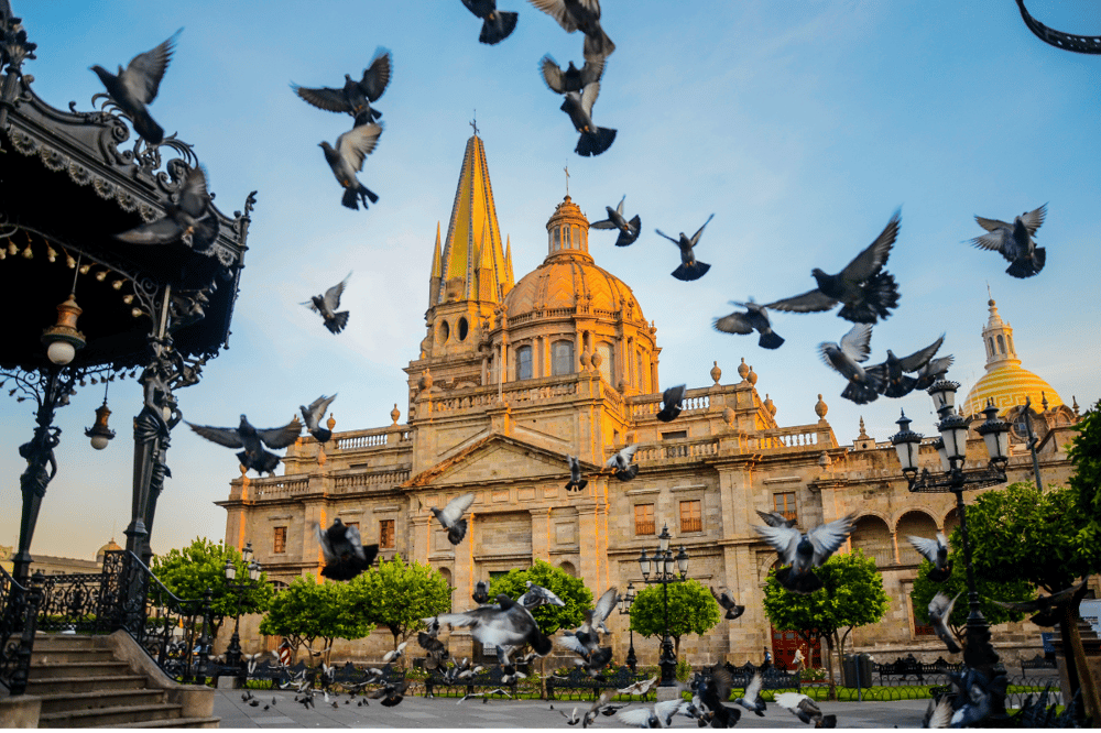 GUADALAJARA, CUNA DEL MARIACHI Y EL TEQUILA