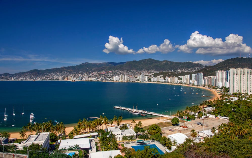 ACAPULCO, PACIFIC COAST AND HISTORIC FORTRESS