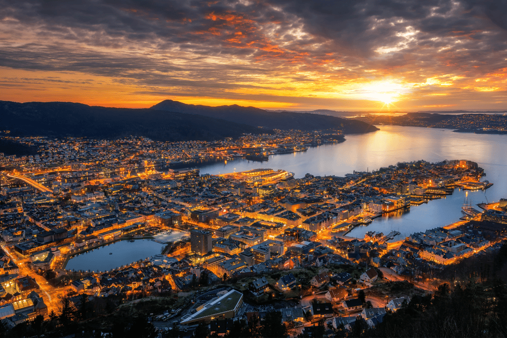 ENJOYING BERGEN