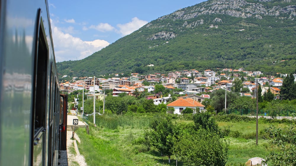 FERROCARRIL DE MONTAÑA DE TITO Y MONASTERIO DE MORAČA