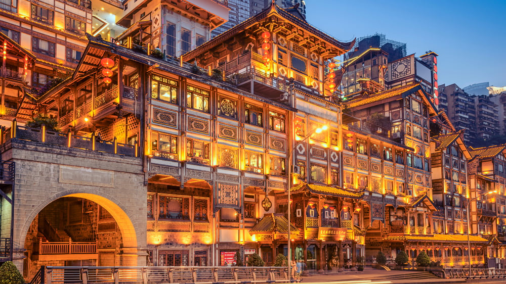 CHONGQING: UNA METRÓPOLIS ENTRE ALTURAS Y TRADICIONES