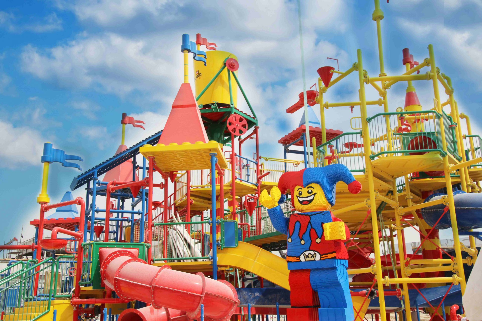 ENTRANCE TO DUBAI PARKS & RESORT