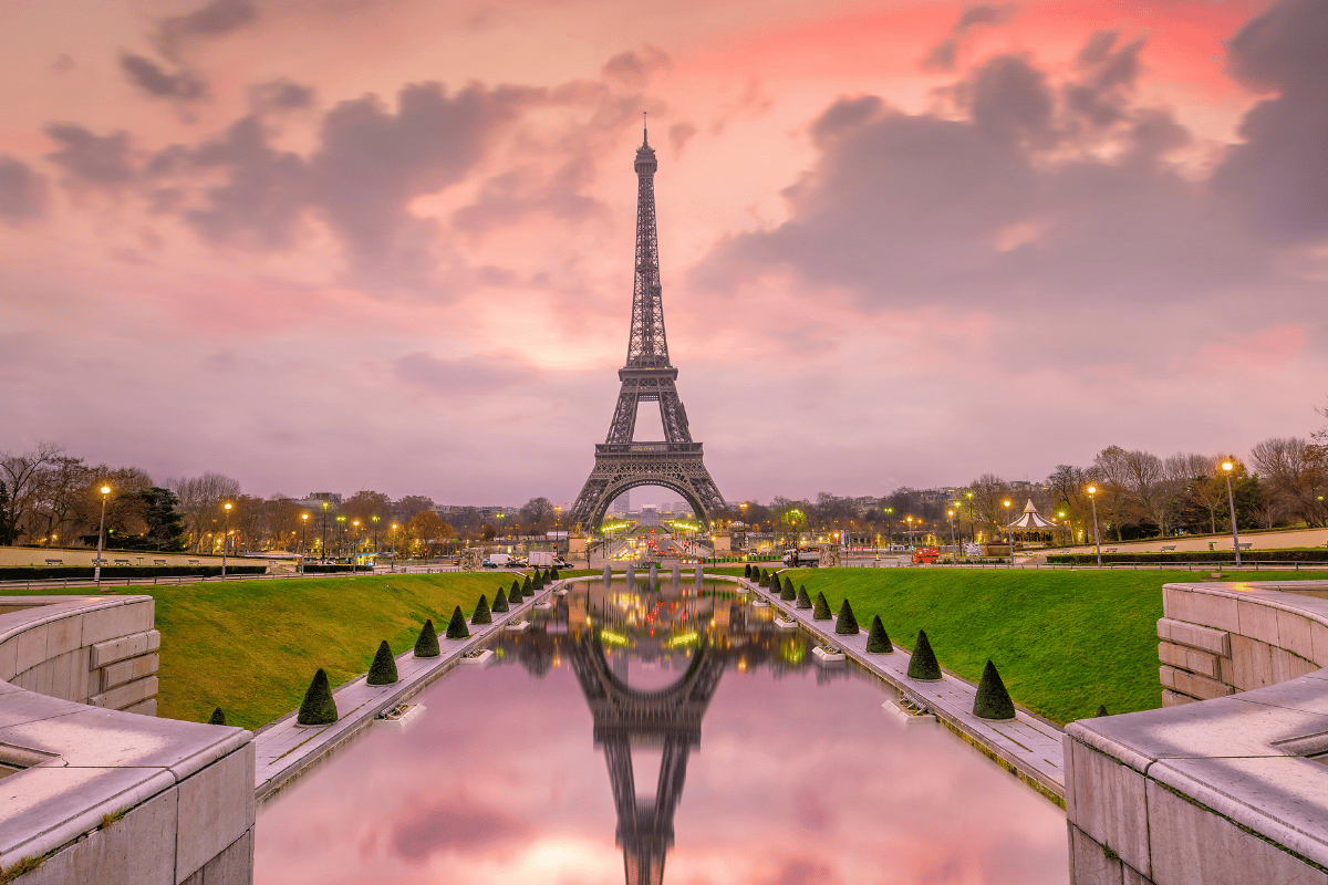 HISTORIC AND MAGICAL PARIS