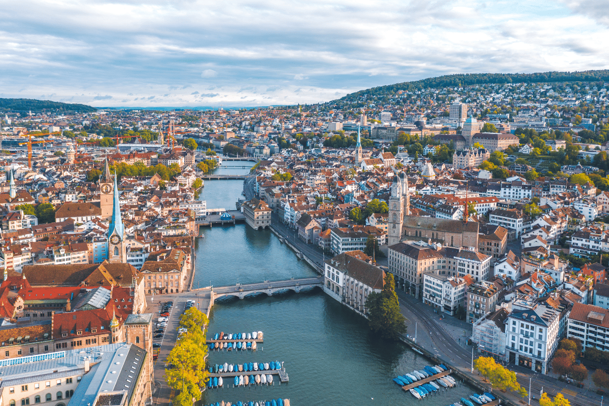 MONUMENTAL ZURICH