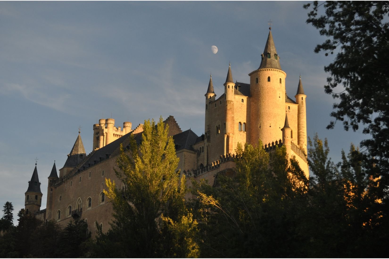 SEGOVIA Y TOLEDO DESDE MADRID
