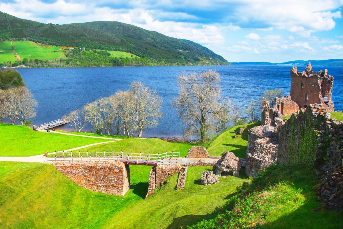 DUBLÍN, EDIMBURGO E INVERNESS