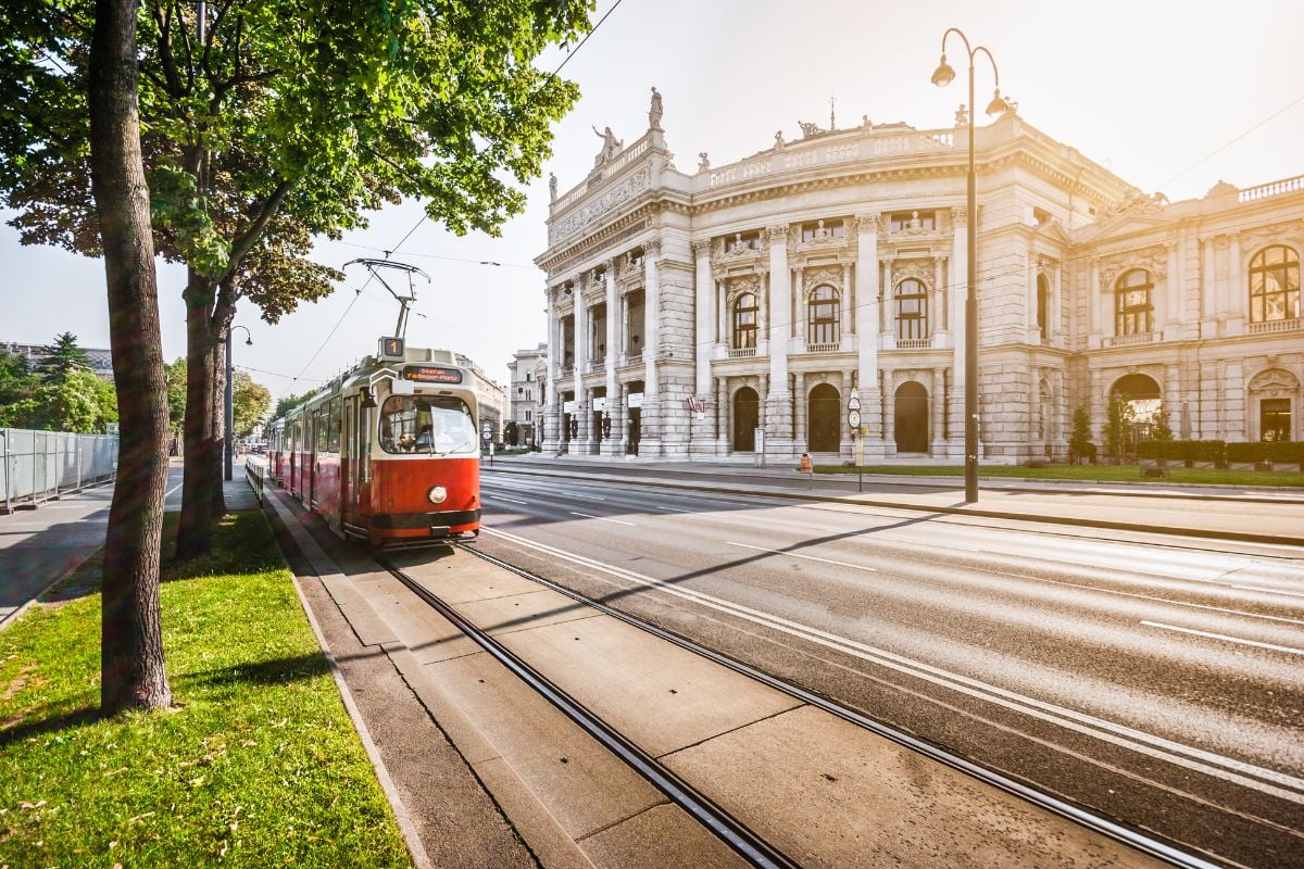 FROM VIENNA TO CROATIA BY TRAIN