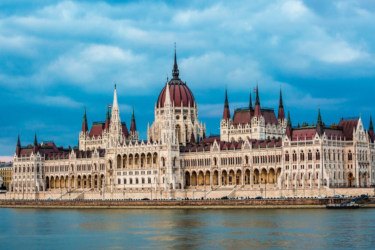 DANUBIO AL COMPLETO: BUCAREST - VIENA
