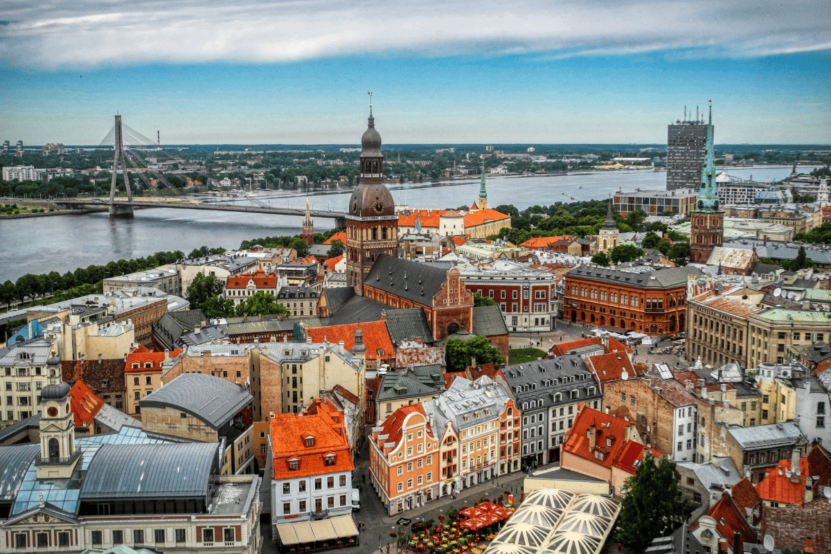 PAISES BALTICOS, POLONIA Y CHEQUIA