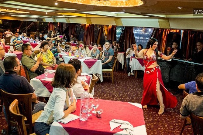 CENA SHOW EN RESTAURANTE FLOTANTE