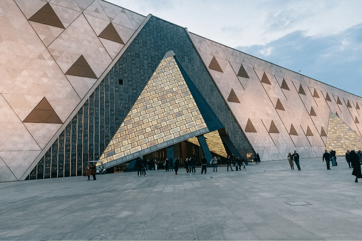 FULL-DAY CAIRO: GEM & GIZA PYRAMIDS