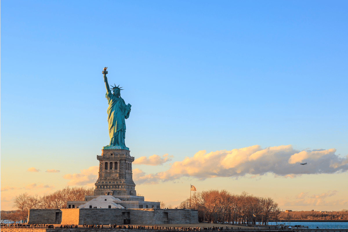 A JOURNEY THROUGH THE USA AND CANADA