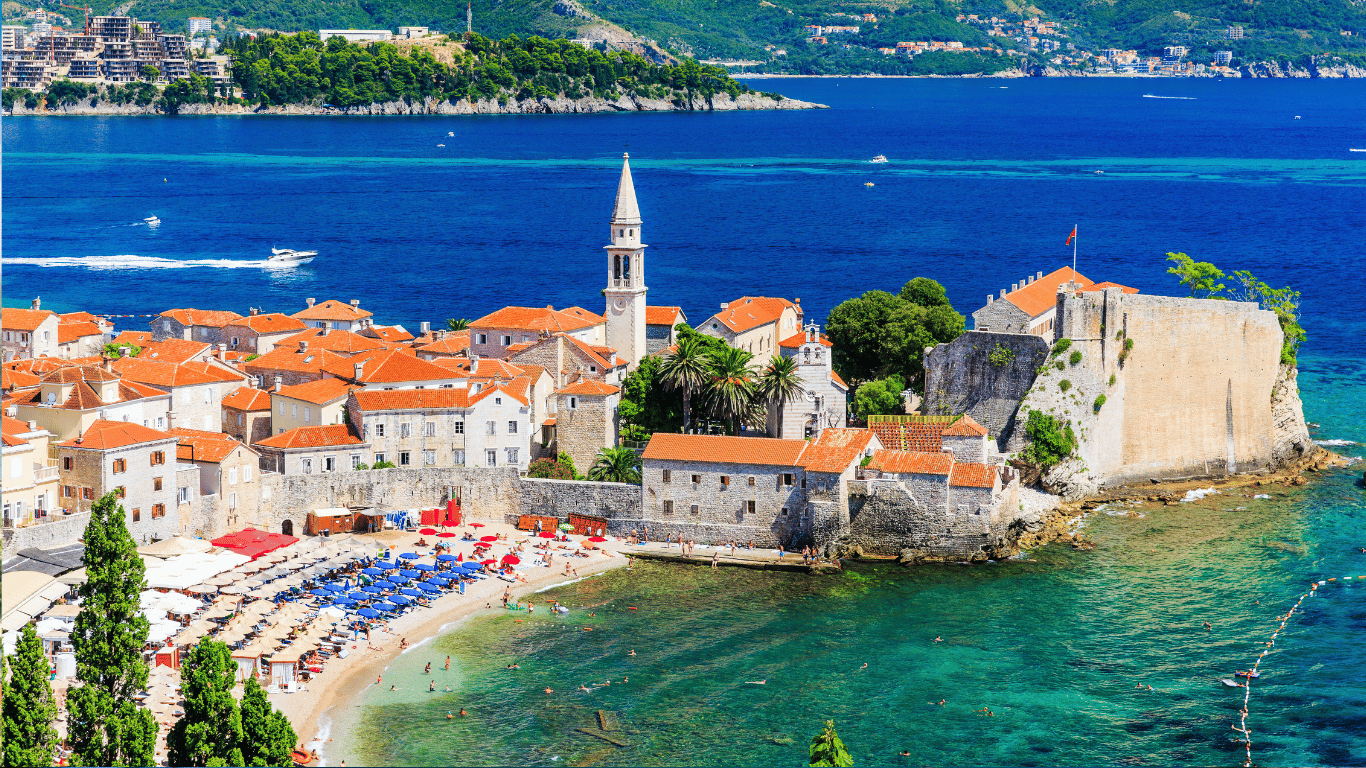 MONTENEGRO AL COMPLETO